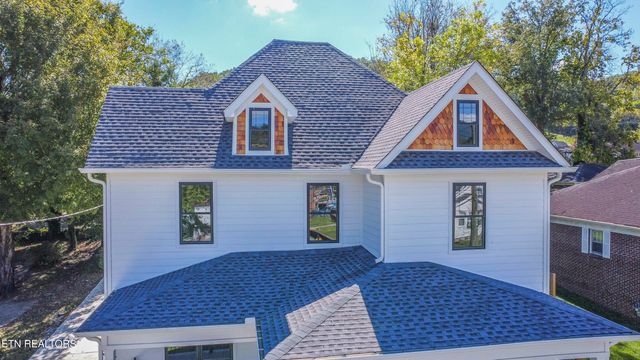 115 Roane St, Oliver Springs, TN 37840