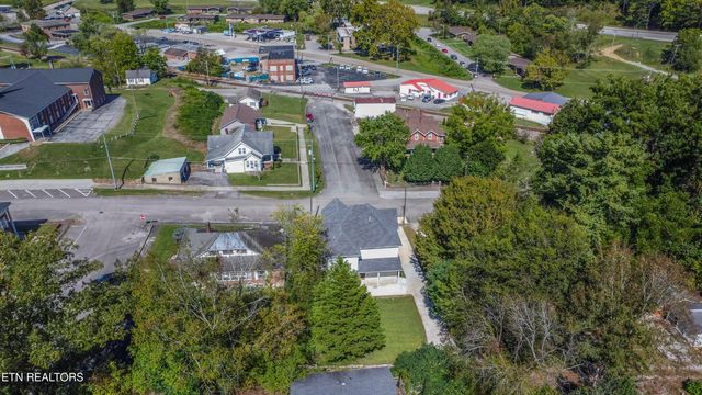 115 Roane St, Oliver Springs, TN 37840