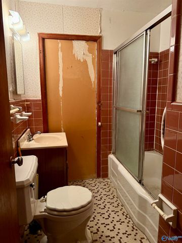 208 Riverside Drive, Gadsden, AL 35903