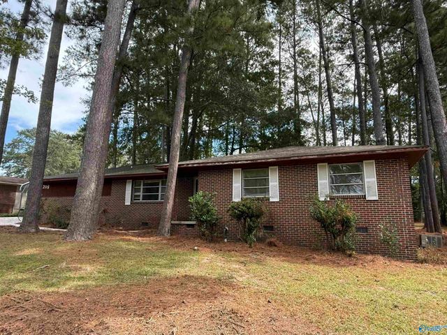 208 Riverside Drive, Gadsden, AL 35903