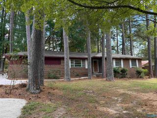 208 Riverside Drive, Gadsden, AL 35903