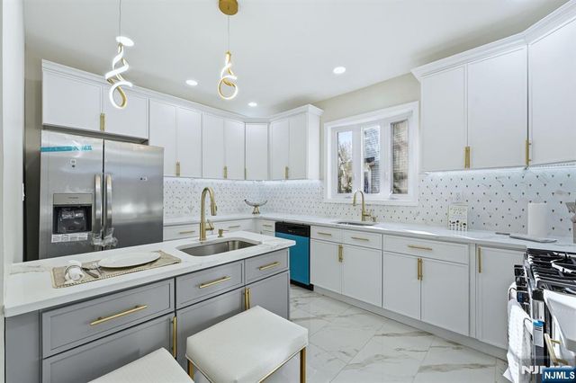 33 Midland Avenue, East Orange, NJ 07017