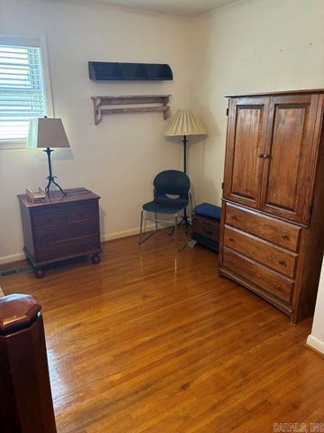 7 Chicago, Little Rock, AR 72206