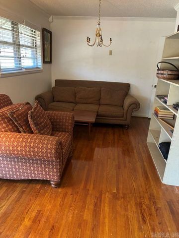 7 Chicago, Little Rock, AR 72206