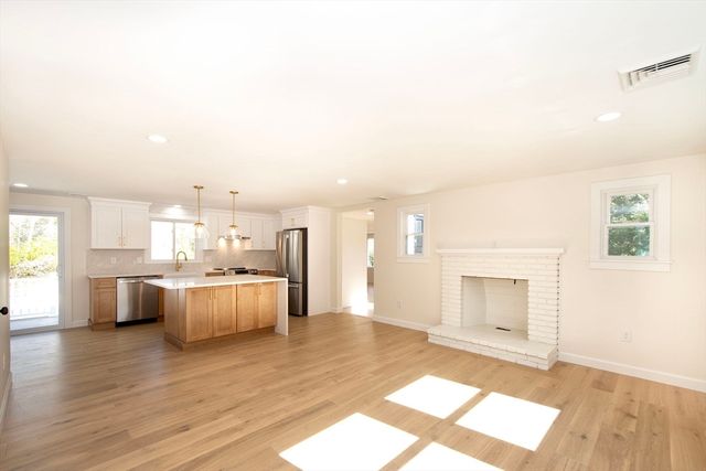 1066 Millstone Rd, Brewster, MA 02631