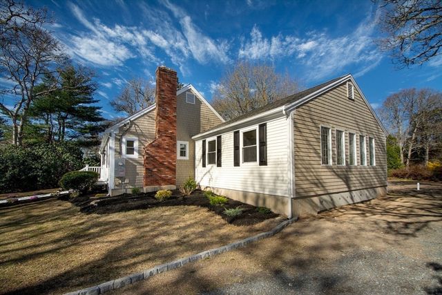 1066 Millstone Rd, Brewster, MA 02631