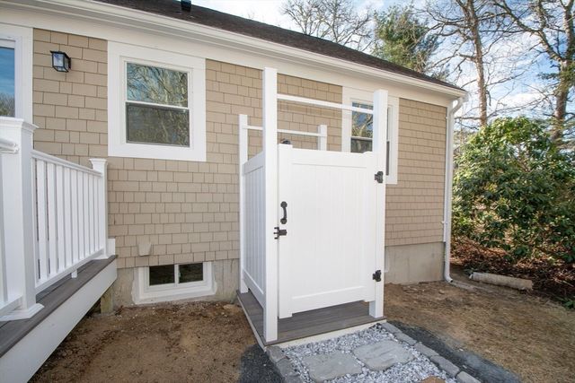 1066 Millstone Rd, Brewster, MA 02631