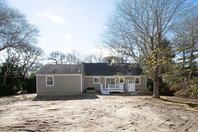 1066 Millstone Rd, Brewster, MA 02631