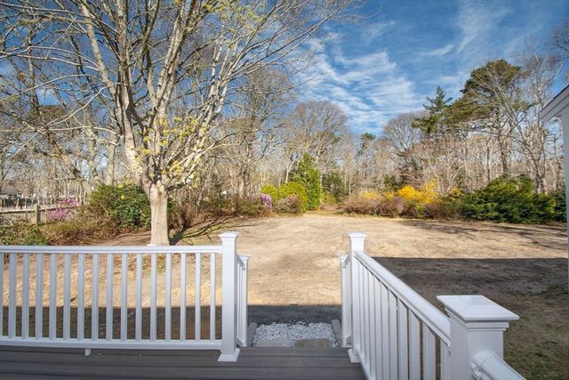 1066 Millstone Rd, Brewster, MA 02631