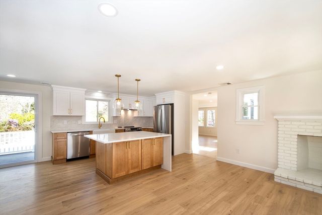 1066 Millstone Rd, Brewster, MA 02631