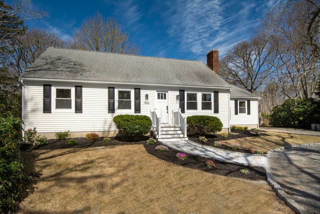 1066 Millstone Rd, Brewster, MA 02631