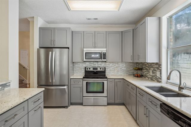 2401 Pinehurst Court, Highland Village, TX 75077