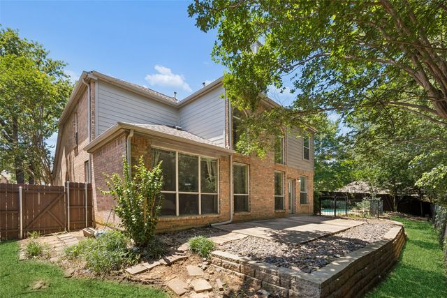 2401 Pinehurst Court, Highland Village, TX 75077