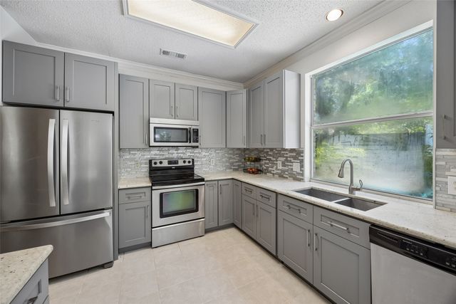 2401 Pinehurst Court, Highland Village, TX 75077