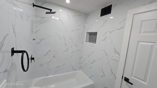 3708 Tuesday Way, Louisville, KY 40219