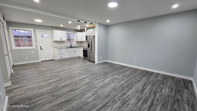 3708 Tuesday Way, Louisville, KY 40219