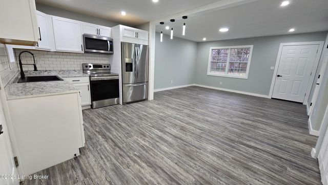 3708 Tuesday Way, Louisville, KY 40219