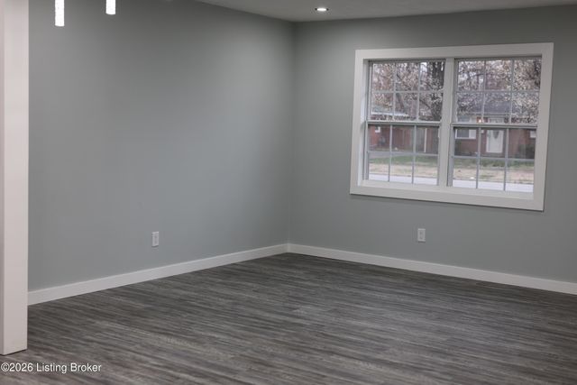 3708 Tuesday Way, Louisville, KY 40219