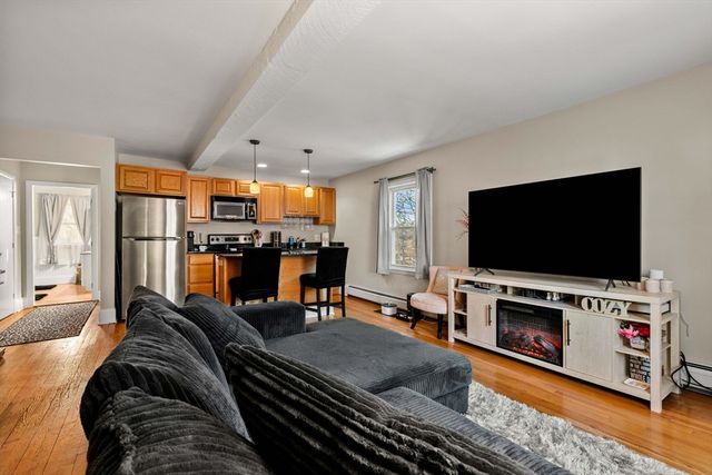 96 N Main St 3, Andover, MA 01810