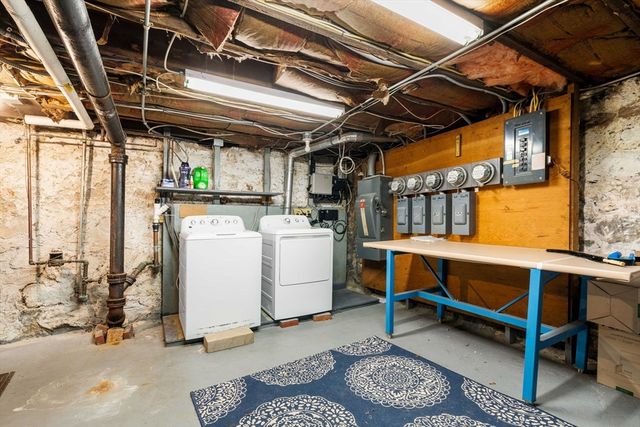 96 N Main St 3, Andover, MA 01810