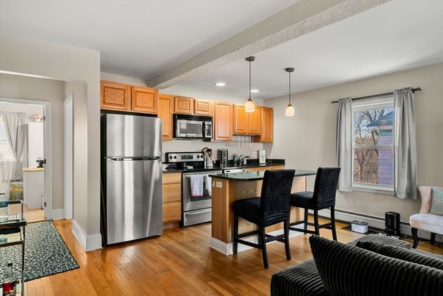 96 N Main St 3, Andover, MA 01810