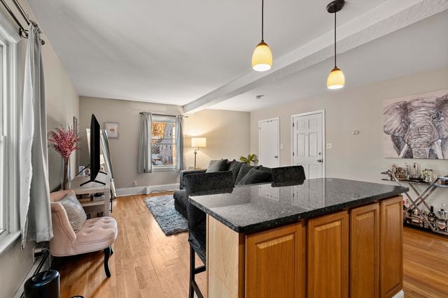 96 N Main St 3, Andover, MA 01810