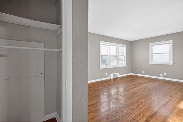 5353 N 56th STREET, Milwaukee, WI 53218