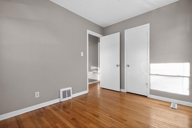 5353 N 56th STREET, Milwaukee, WI 53218