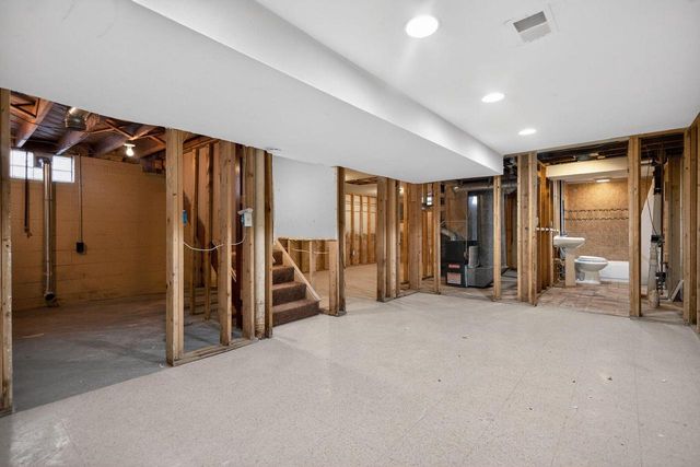 5353 N 56th STREET, Milwaukee, WI 53218