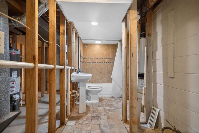 5353 N 56th STREET, Milwaukee, WI 53218