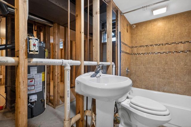 5353 N 56th STREET, Milwaukee, WI 53218