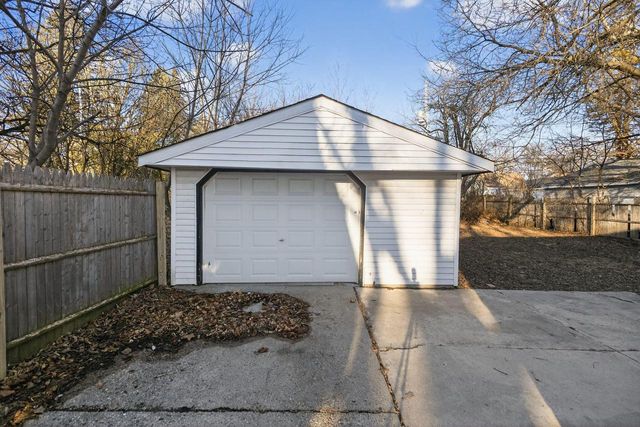 5353 N 56th STREET, Milwaukee, WI 53218