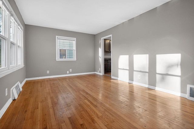 5353 N 56th STREET, Milwaukee, WI 53218