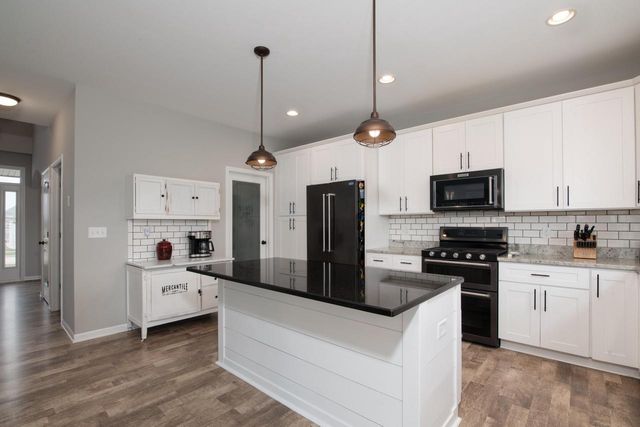 19677 Yorktown PLACE, Bristol, WI 53104