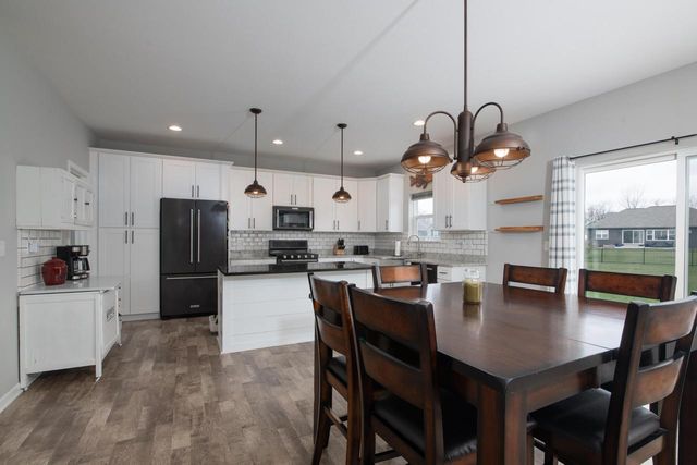 19677 Yorktown PLACE, Bristol, WI 53104