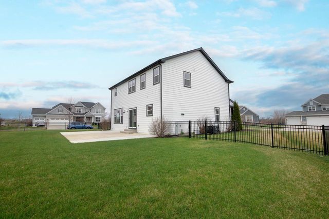 19677 Yorktown PLACE, Bristol, WI 53104