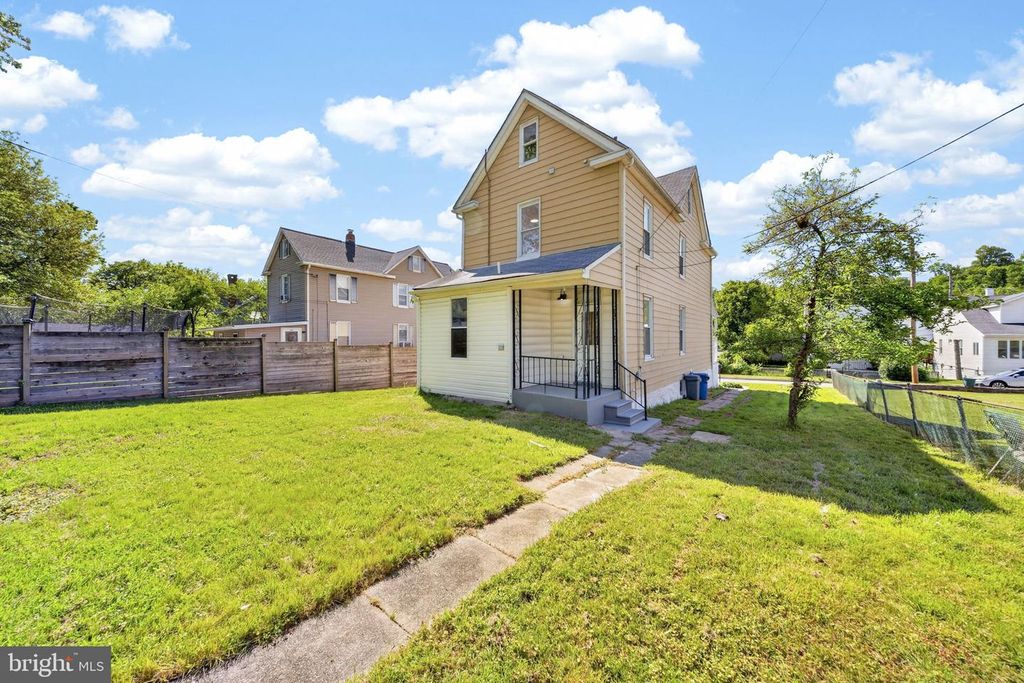 Image 10 of property listing at 5923 KAVON AVE, Baltimore, MD 21206