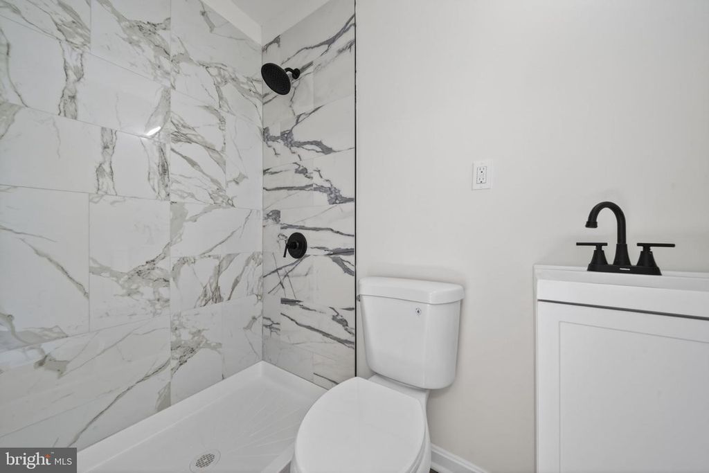 Image 28 of property listing at 5923 KAVON AVE, Baltimore, MD 21206