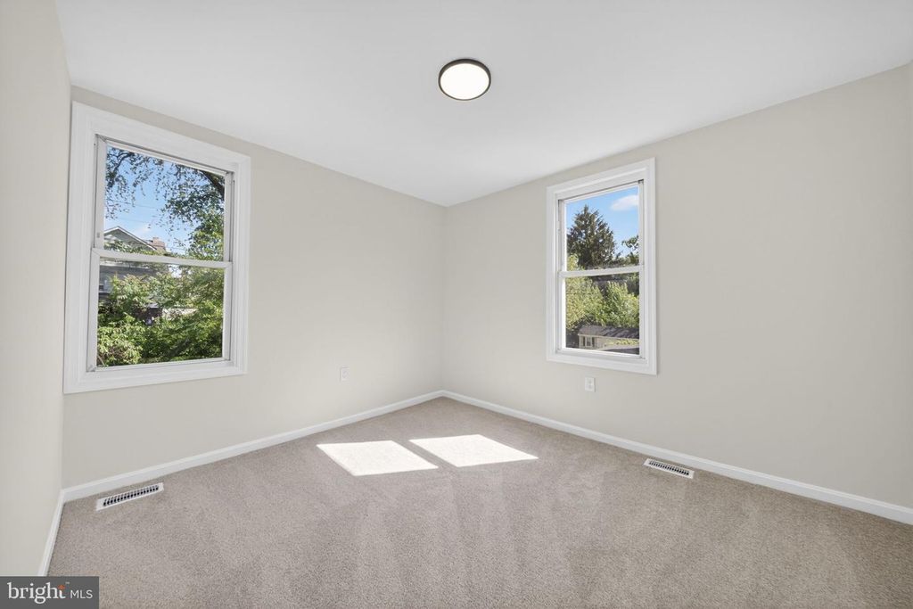 Image 38 of property listing at 5923 KAVON AVE, Baltimore, MD 21206