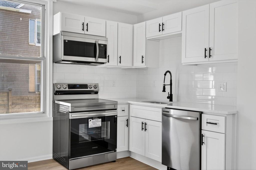 Image 39 of property listing at 5923 KAVON AVE, Baltimore, MD 21206