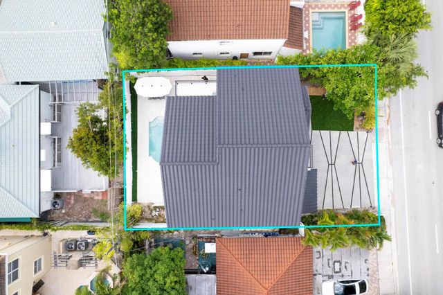 2724 N Ocean Boulevard, Fort Lauderdale, FL 33308