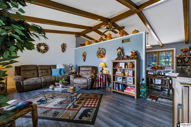 1221 Beechcraft Road, Lincoln, NE 68527