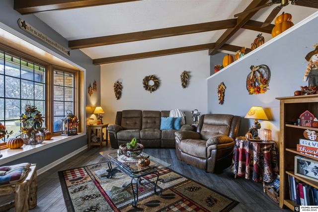 1221 Beechcraft Road, Lincoln, NE 68527