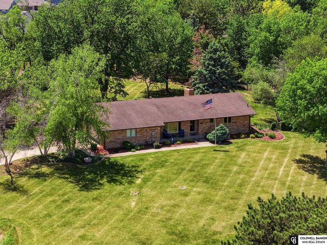 1221 Beechcraft Road, Lincoln, NE 68527