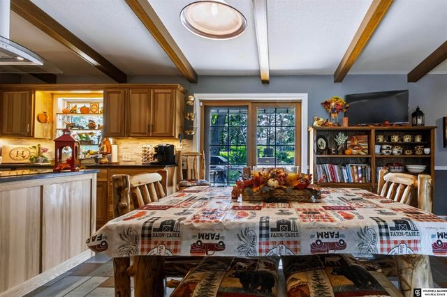 1221 Beechcraft Road, Lincoln, NE 68527