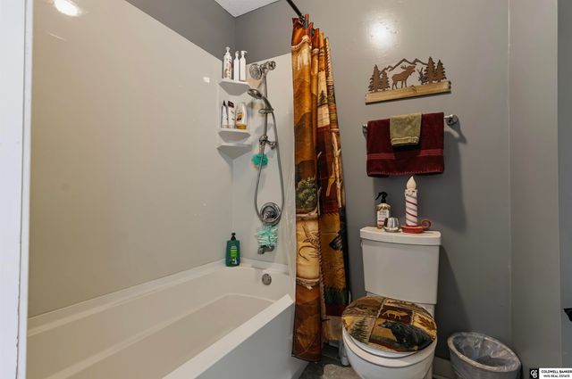 1221 Beechcraft Road, Lincoln, NE 68527