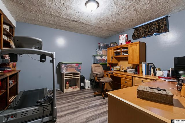 1221 Beechcraft Road, Lincoln, NE 68527
