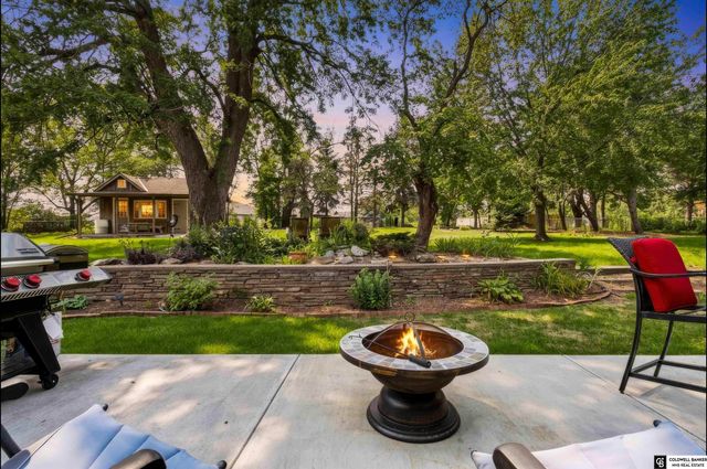 1221 Beechcraft Road, Lincoln, NE 68527