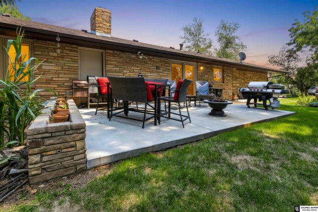 1221 Beechcraft Road, Lincoln, NE 68527
