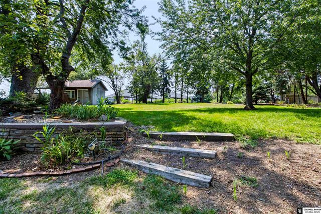1221 Beechcraft Road, Lincoln, NE 68527